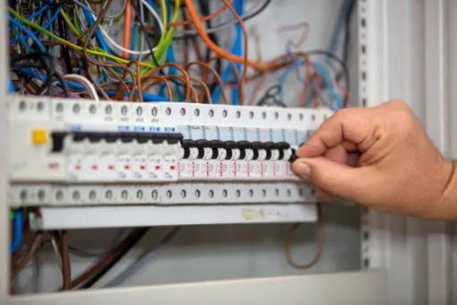 Remplacement de disjoncteurs défectueux sur un tableau électrique à Sommière, Lunel, AB Galaxy